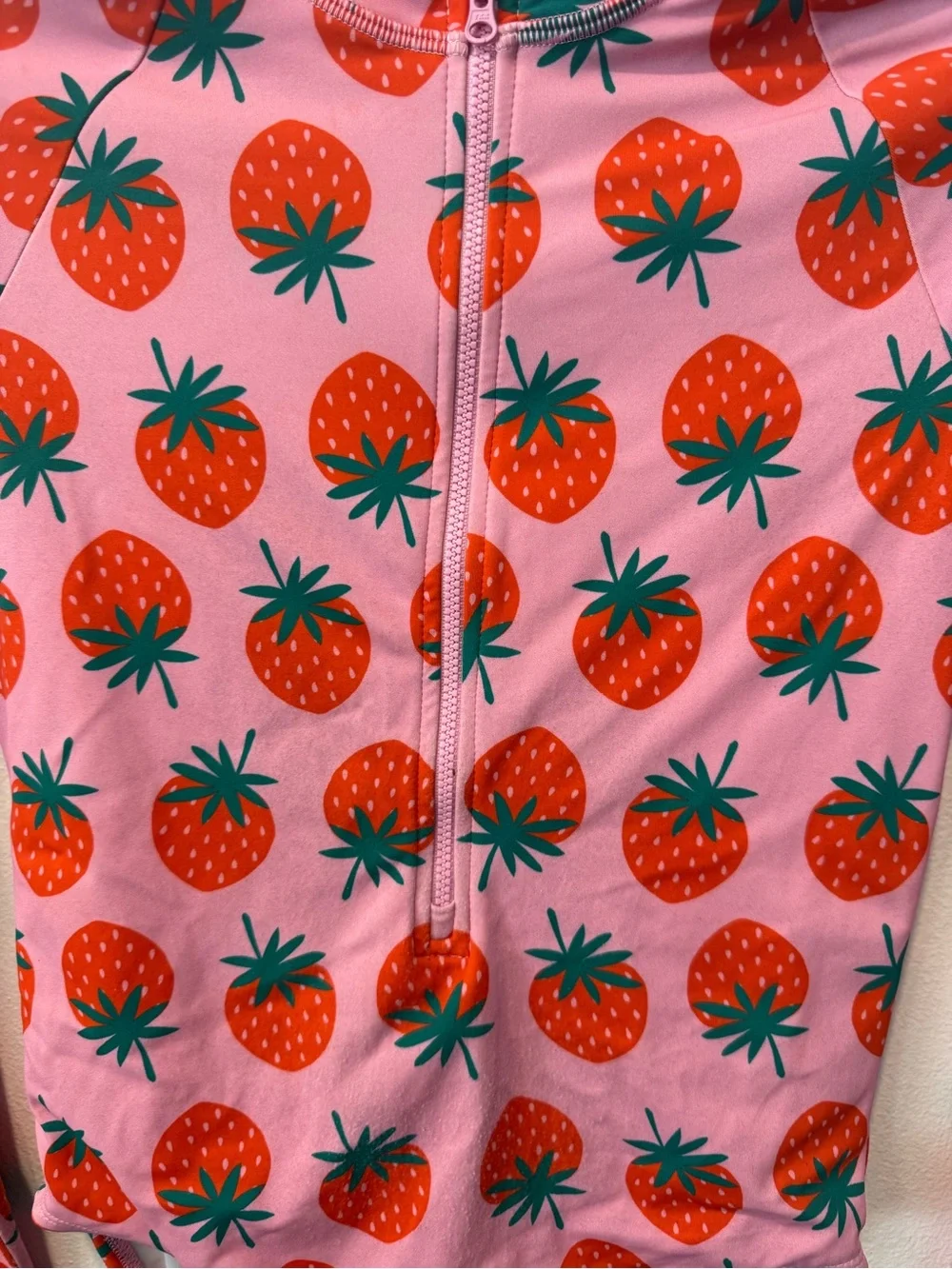 Hanna Andersson Pink Strawberry Zip-Front Long-Sleeve Rashguard
